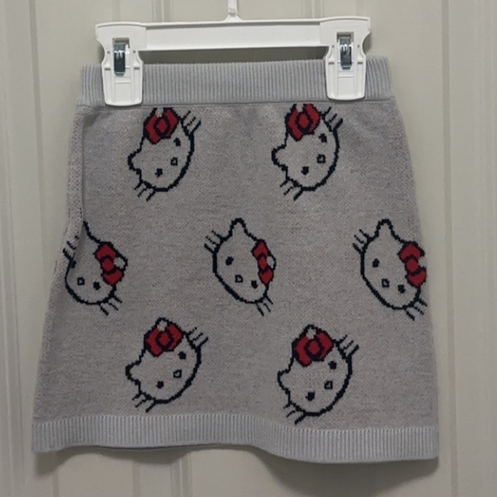 HELLO KITTY TODDLER GIRLS 2 PIECE SWEATER + SKIRT SET SIZE: 2t NWT - Picture 3 of 3